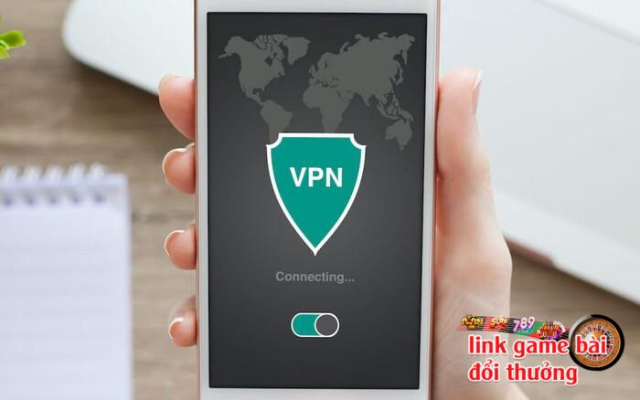 Bạn tiến hành cài đặt app NordVPN trên điện thoại trước